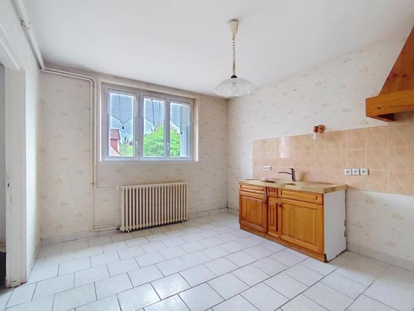 A Saint Denis sur Loire, 400m de la Loire, maison avec 4/5 chambres ...