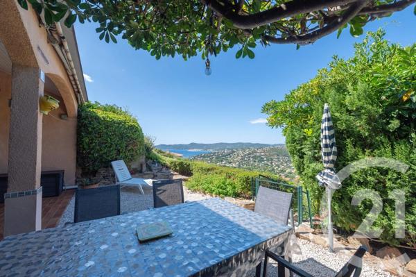 Appartement F3 à vendre  3 pièces - 61,97 m 2   LE LAVANDOU  - 83