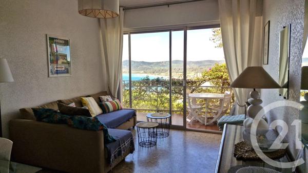 Appartement F3 à vendre  3 pièces - 61,97 m 2   LE LAVANDOU  - 83
