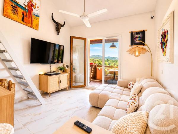 Appartement Studio Cabine à vendre  1 pièce - 25,42 m 2   LE LAVANDOU  - 83