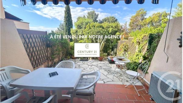 Appartement Studio Cabine à vendre  1 pièce - 25,42 m 2   LE LAVANDOU  - 83