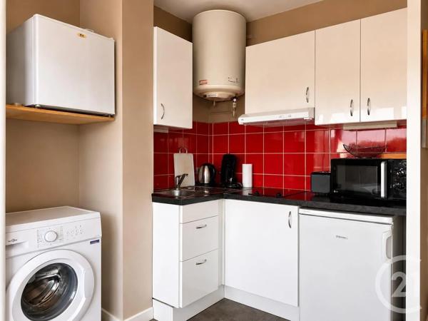 Appartement Studio Cabine à vendre  1 pièce - 25,42 m 2   LE LAVANDOU  - 83