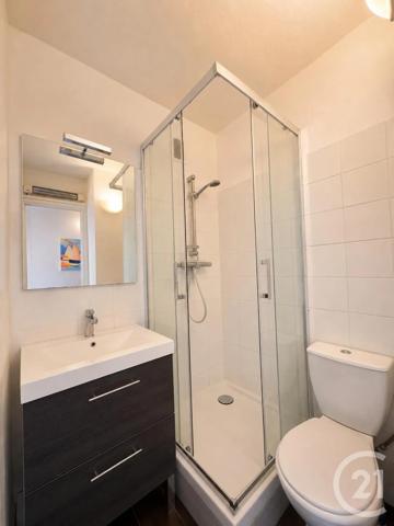Appartement Studio Cabine à vendre  1 pièce - 25,42 m 2   LE LAVANDOU  - 83