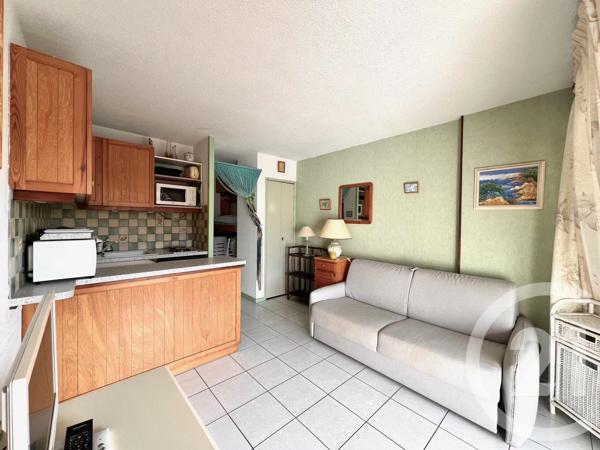 Appartement Studio Cabine à vendre  1 pièce - 25,42 m 2   LE LAVANDOU  - 83