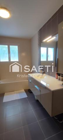 Villa 5 chambres avec piscine, au calme, située dans un quartier prisé de Montauban