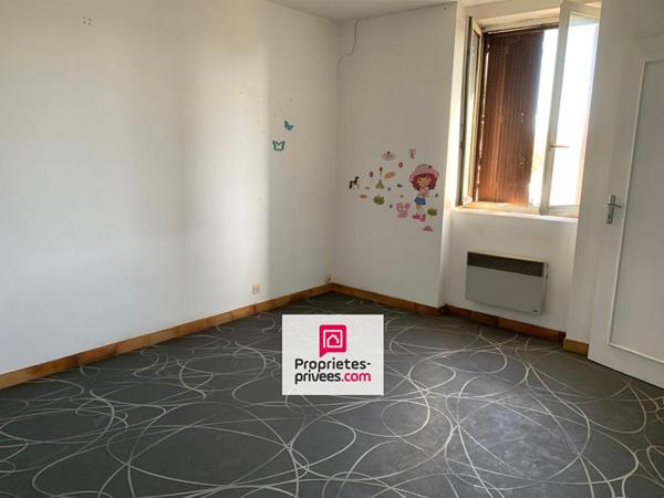 Ensemble immobilier d'environ 650 M²