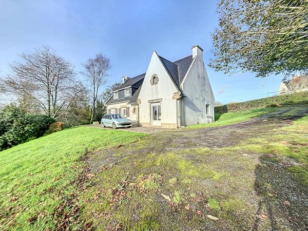 Maison - 8 pièces - 158 m² - QUIMPER - Voie romaine