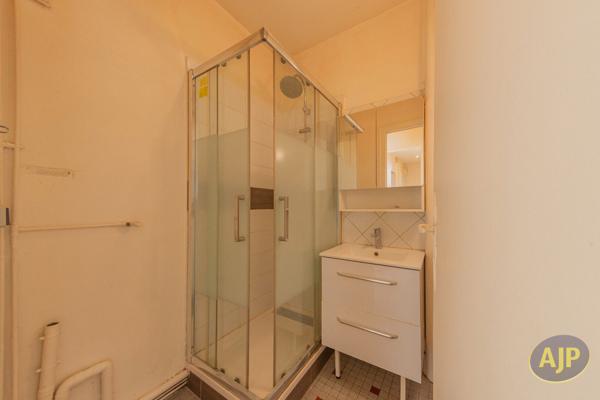Appartement à vendre Bordeaux - 3 pièces, 47m² avec 2 chambre(s) à 179 500€ - AJP Immobilier Bordeaux Chartrons