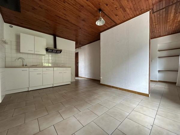 Location                                                      Appartement
                        
                     1 pièces                      30 m2                     à Lodève