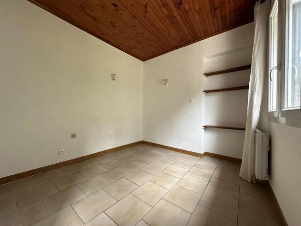 Location                                                      Appartement
                        
                     1 pièces                      30 m2                     à Lodève