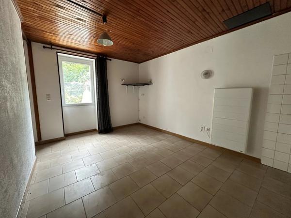 Location                                                      Appartement
                        
                     1 pièces                      30 m2                     à Lodève
