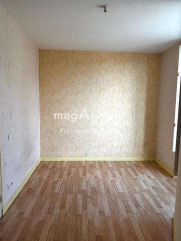 Appartement à FOUGERES, 35300 - 6 pièces 108m²