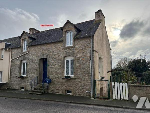 Maison a Vendre à LANGOLEN, en Finistère Sud (29), en EXCLUSIVITE, au Coeur du Bourg, Maison Ru...