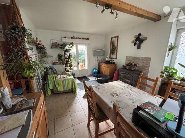 Maison a Vendre à LANGOLEN, en Finistère Sud (29), en EXCLUSIVITE, au Coeur du Bourg, Maison Ru...