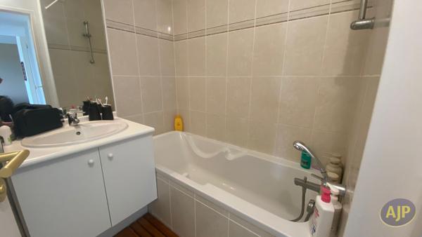 Appartement à vendre Avrille - 2 pièces, 46m² avec 1 chambre(s) à 181 730€ - AJP Immobilier Angers