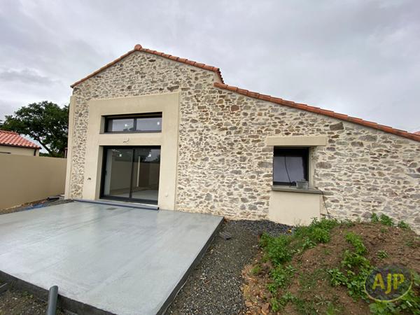 Location maison Remouille : 1 100 € - AJP Immobilier Clisson