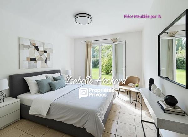 Maison familiale avec piscine, grands volumes et fort potentiel. Terrain 1 982 m²