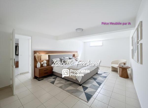 Maison familiale avec piscine, grands volumes et fort potentiel. Terrain 1 982 m²