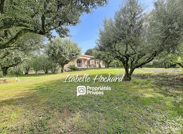 Maison familiale avec piscine, grands volumes et fort potentiel. Terrain 1 982 m²