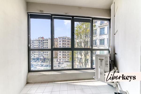 Appartement lumineux T3 de 63,5m² à Lyon 7 avec une loggia - Garage en sous-sol
