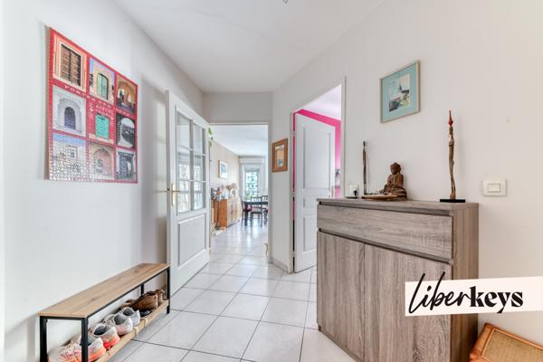 Appartement lumineux T3 de 63,5m² à Lyon 7 avec une loggia - Garage en sous-sol