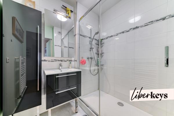 Appartement lumineux T3 de 63,5m² à Lyon 7 avec une loggia - Garage en sous-sol