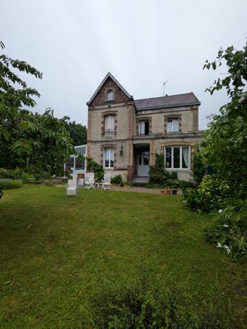 À vendre - Maison bourgeoise, 8 pièces située à Compiègne (60200)