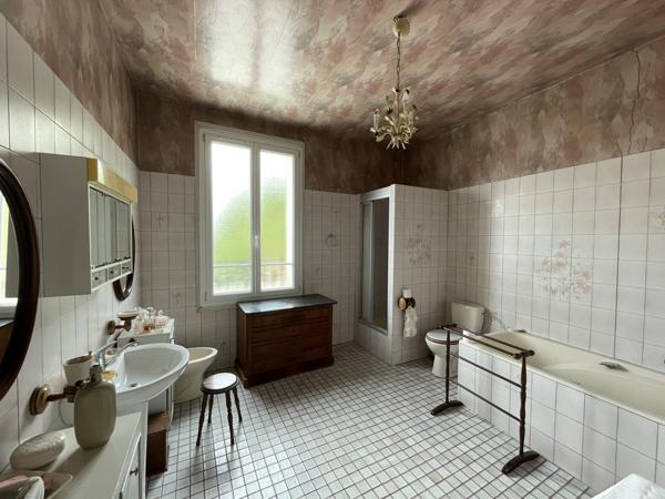 À vendre - Maison bourgeoise, 8 pièces située à Compiègne (60200)
