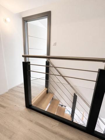 T3 de 85 m2 en duplex avec GARAGE indépendant motorisé. Rare à Gérardmer.