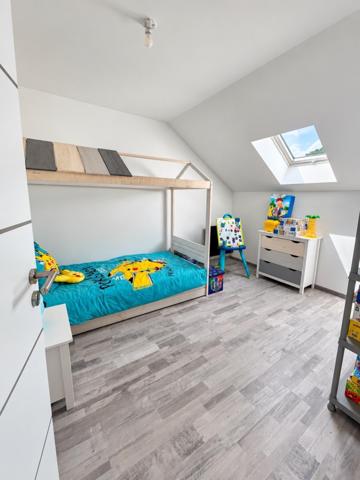 T3 de 85 m2 en duplex avec GARAGE indépendant motorisé. Rare à Gérardmer.