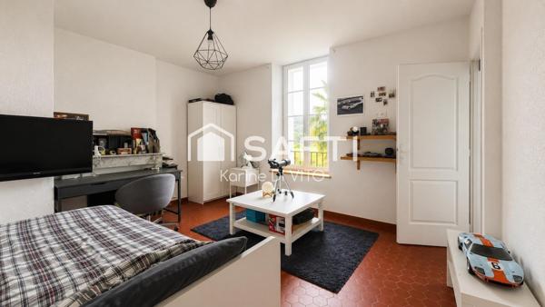 Domaine de 9300 m2 entièrement clôturé et arboré avec piscine