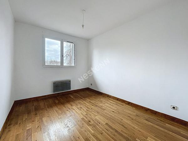 ANNECY (Cran Gevrier) _ Appartement 5 pièces de 121 m² au sol, en duplex, dernier étage avec balcons et cave