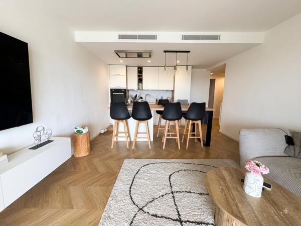 Appartement rénové à ANTIBES (06600)