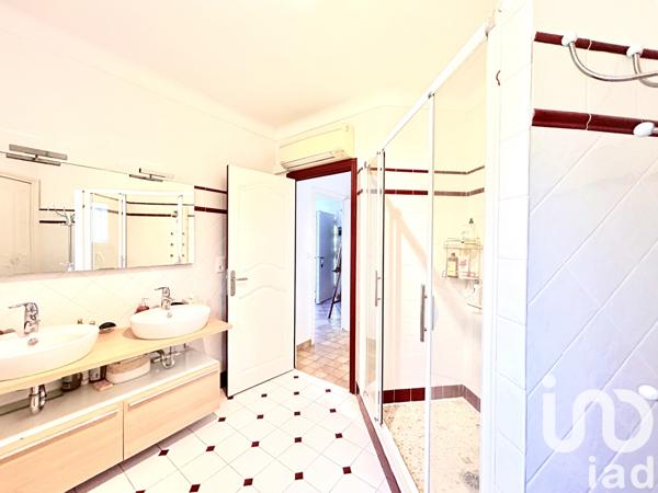 Maison à vendre 7 pièces 153 m² Le Rouret