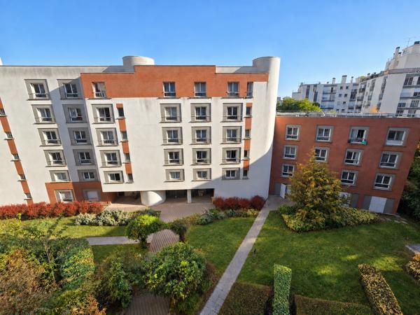 Appartement
         1 pièce
        - 22 m² 208 000 € *
