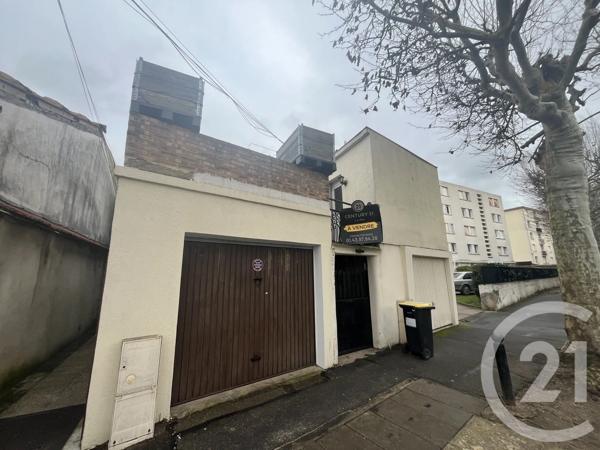 Immeuble à vendre  160 m 2   GAGNY  - 93