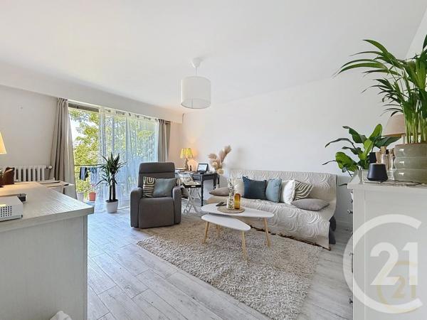 Appartement F2 à vendre  2 pièces - 41,12 m 2   PANTIN  - 93