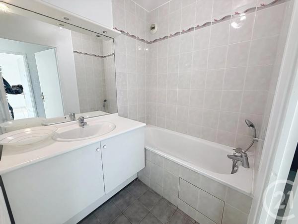 Appartement F2 à vendre  2 pièces - 41,12 m 2   PANTIN  - 93