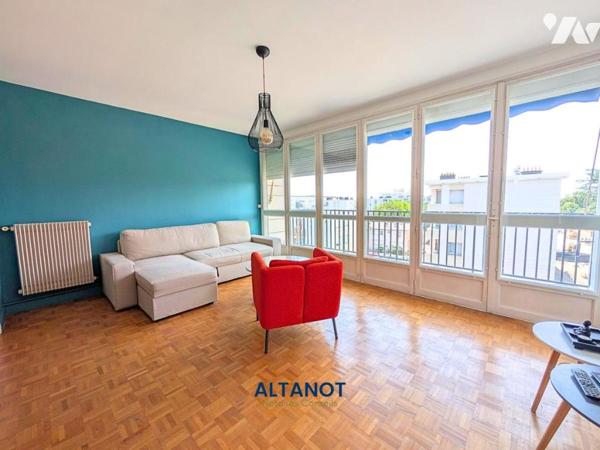 Appartement F1bis - cave et stationnement 