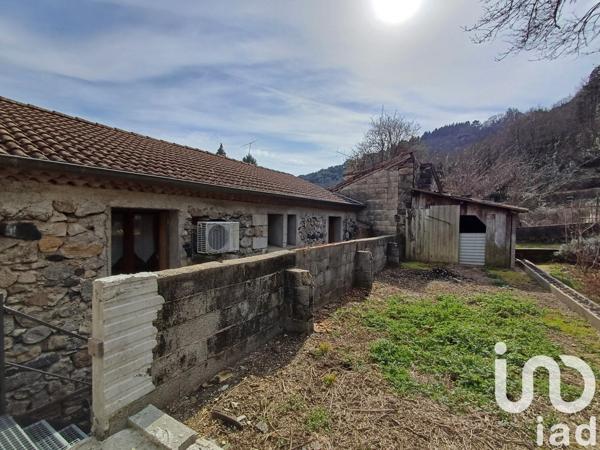 Maison 3 pièces de 57 m² à Pont-de-Labeaume (07380)