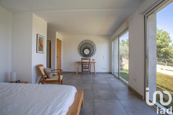 House for sale 6 rooms 196 m² Rochefort-du-Gard