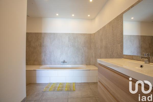 House for sale 6 rooms 196 m² Rochefort-du-Gard