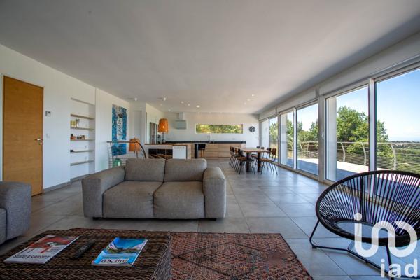 House for sale 6 rooms 196 m² Rochefort-du-Gard