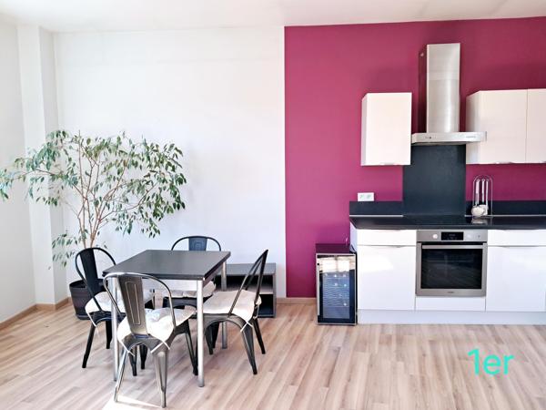 Immeuble composé d'appartements meublés prêts à louer !