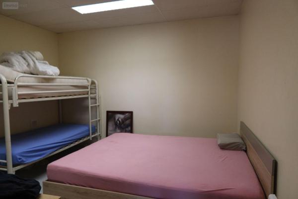 Local Professionnel et commercial à vendre à Lampaul-Guimiliau dans le Finistère (29400), ref : 4132