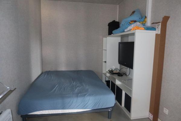 Local Professionnel et commercial à vendre à Lampaul-Guimiliau dans le Finistère (29400), ref : 4132