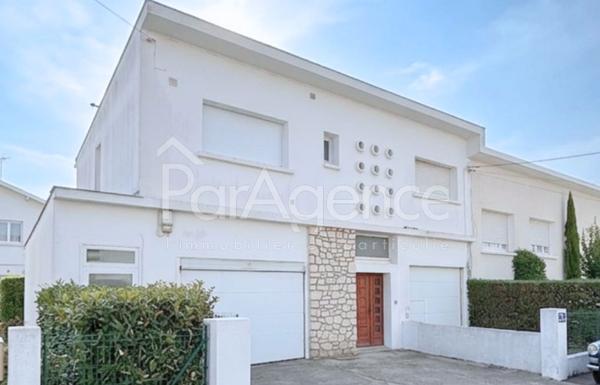Appartement lumineux avec terrasse et grand garage Centre-