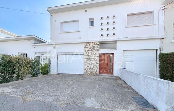 Appartement lumineux avec terrasse et grand garage Centre-