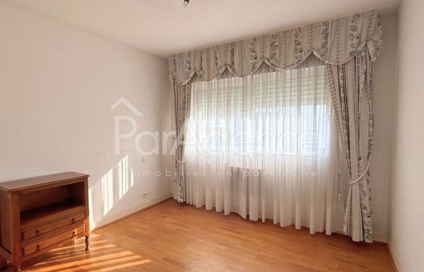 Appartement lumineux avec terrasse et grand garage Centre-