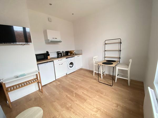 A LOUER STUDIO MEUBLE NEUF  FBG D'ISLE DE ST QUENTIN 02100.